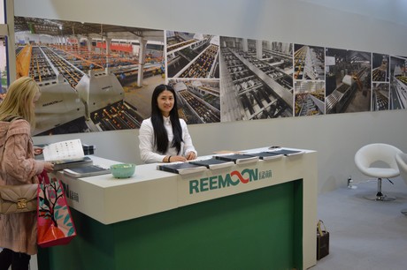 綠萌是水果分選設備國家高新技術企業，可進行重量、大小、顏色、瑕疵外觀視覺分選，無損檢測糖度，甜度，酸度、空心、浮皮、褐變、果肉損傷、霉心病等內部指標，提供智能全自動水果分選機,水果分選設備,水果選果機,水果選果設備,水果分級機,水果分揀機,果蔬大小稱重分選方案和價格